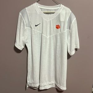 New with tags mens Nike dri fit short sleeve shirt Clemson large